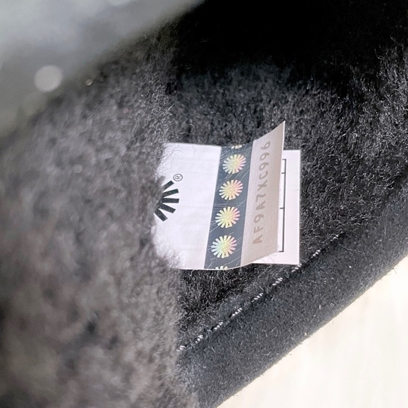 UGG Women’s Pearle Slippers In Black - Picture 7 of 8